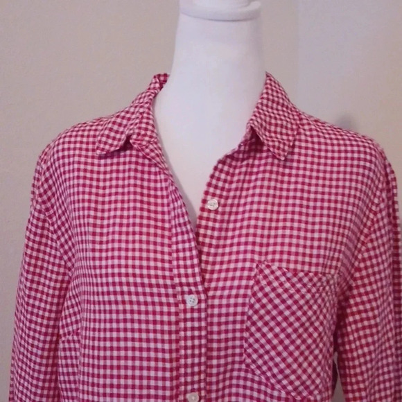 💙🌺Banana Republic Red and white button-down shirt - Picture 4 of 11